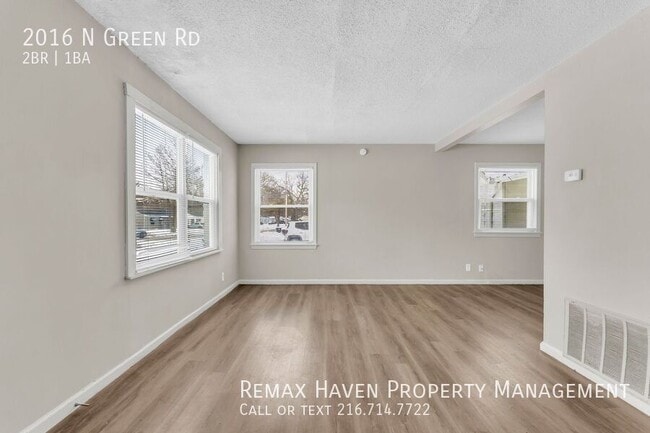 Photo - 2016 N Green Rd