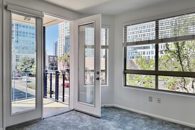 Photo - 235 Market St Unidad 301