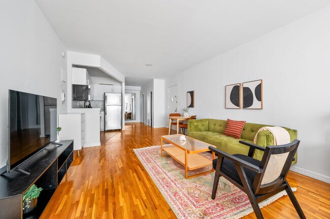 417 E 83rd St Unidad SI ID1013677P