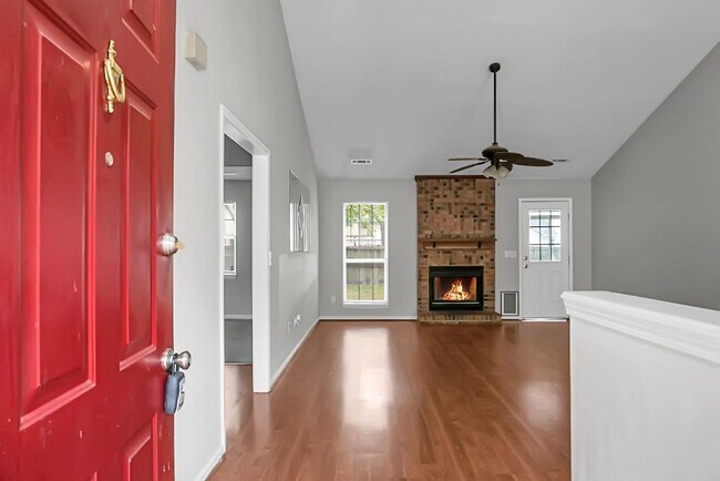 Photo - 117 St Awdry St