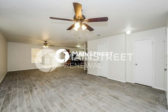 Photo - 4 Bedroom Pet-Friendly Home in Fort Worth, TX with Main Street Renewal