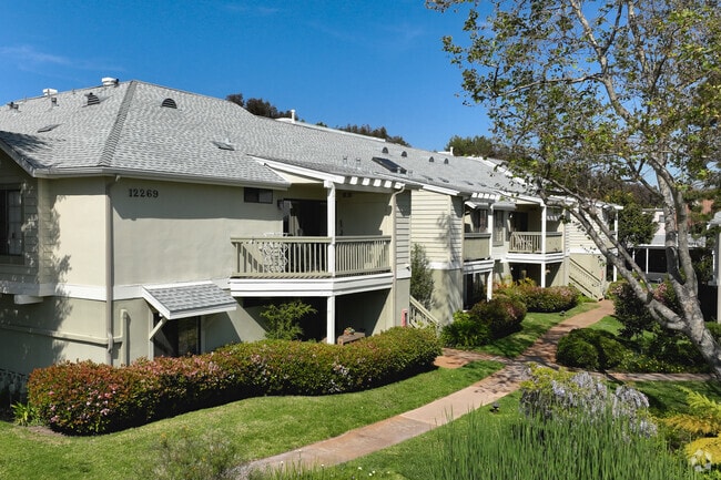 12291 Carmel Vista Rd - The Lakes Carmel Delmar Apartments