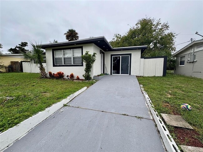 Photo - 1122 Lewis Dr