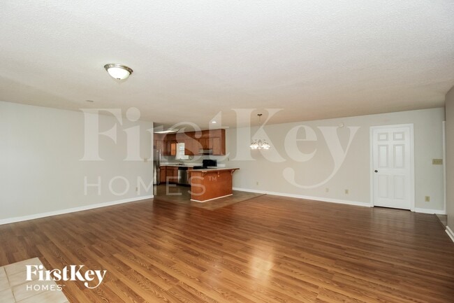 Photo - 420 Castlewood Rd