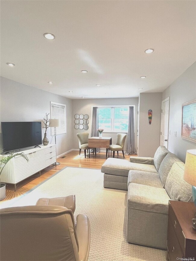 Photo - 442 E Beech St Unit Lower