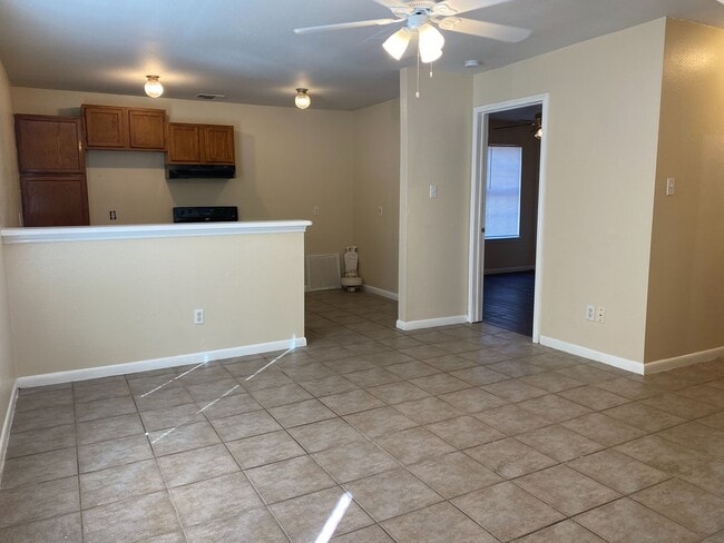 Photo - 7545 Windsor Oaks
