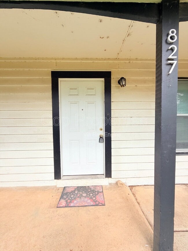 827 Dunwoodie Dr