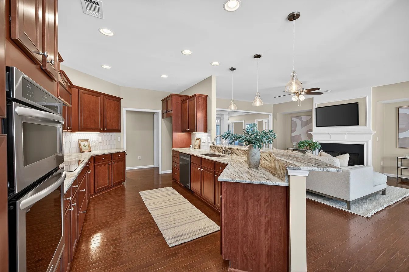 Photo - 1080 Water Front Rd