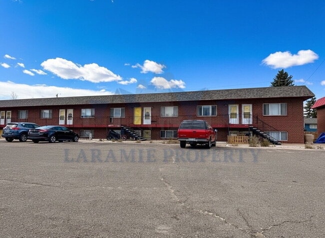 Building Photo - 706 Downey St Unit 24