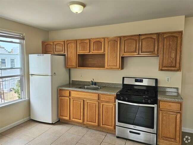 Building Photo - 78-05 81st St Unit 2R Rental