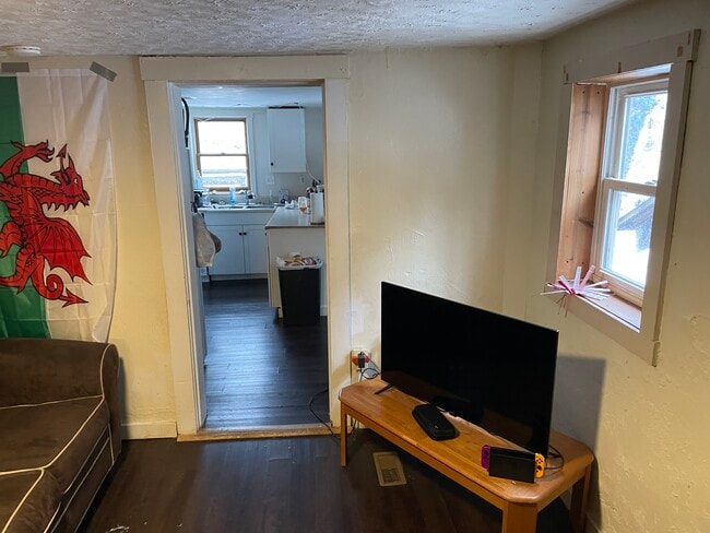 Photo - 21 1/2 S High St Unit Lower