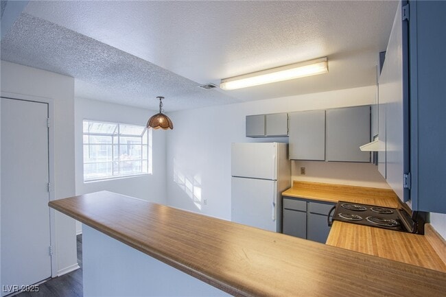 Photo - 2696 Jennydiane Dr