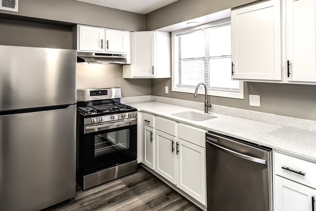 Photo - Spacious and updated 2 bed 1.5 bath! Unit 05