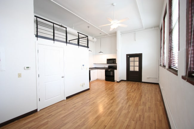 Photo - 301 Central Ave NE Ave Unidad 117