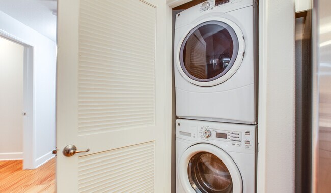 Enjoy convenience with your in-unit full-size washer & dryer