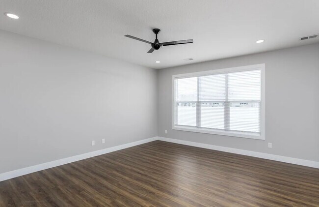 Photo - 401 E Donahue St