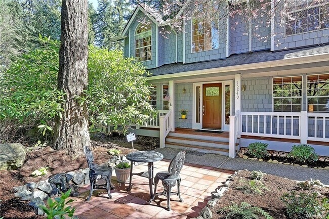 Building Photo - Bellevue 4 bd 2.5 bath house close to Micr...