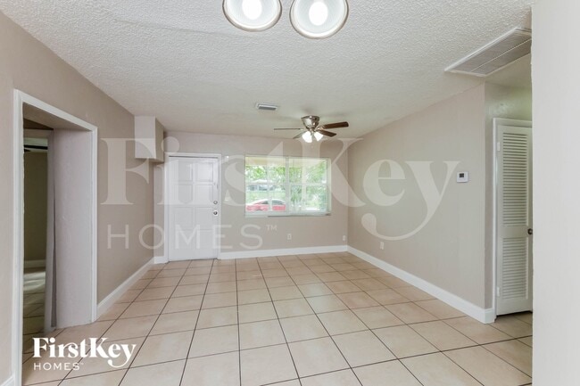 Photo - 4531 NE 5th Ave