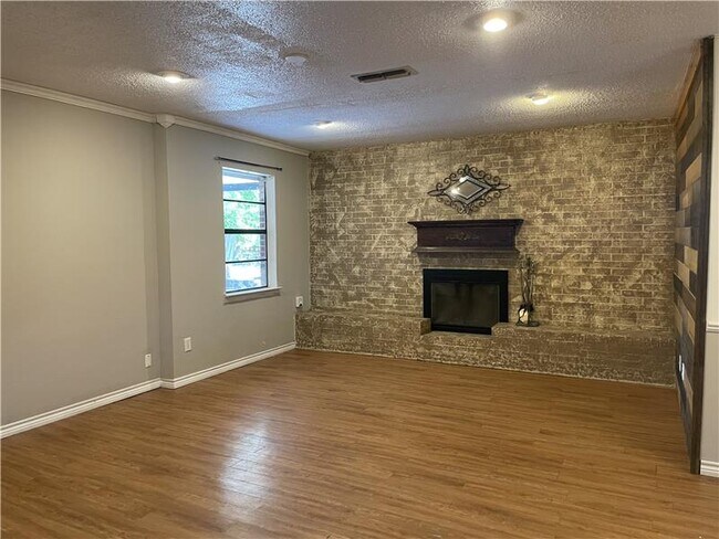 Photo - 1206 Phyllis Dr