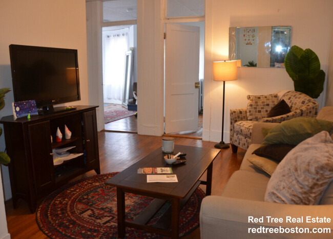 Building Photo - 238 Hemenway St Unit 11 Rental