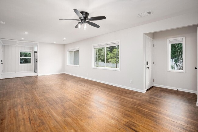 Photo - 205 W Drake Ave