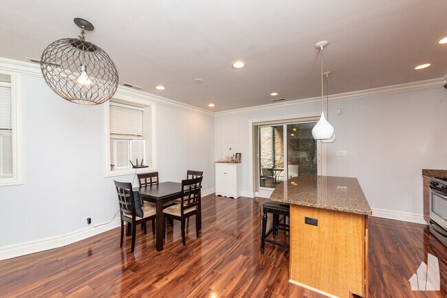 Photo - 1711 N Crilly Ct Unit B