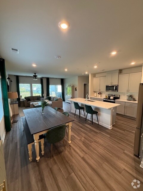 Building Photo - 1216 Plumcrest Dr Rental