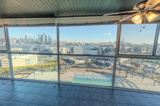 Building Photo - 380 Mountain Rd Unit 508