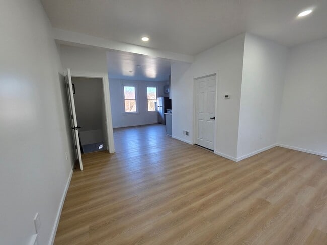 Photo - Fully Rehabbed 3 bedroom 2 bathroom house ...