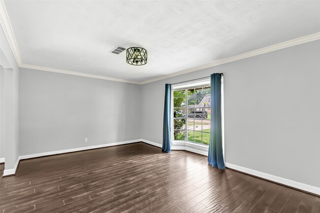 Photo - 211 W North Hill Dr