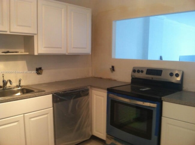 Photo - 2851 NE 183rd St Unit 615E