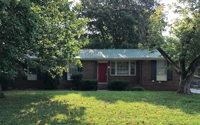 Photo - 1707 Woodside Dr Unit Bedroom 1