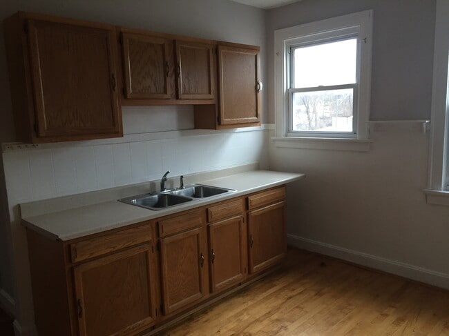 Photo - 3095 Glenmore Ave Unit 2