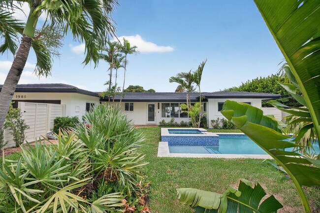 Photo - 1981 Coral Gardens Dr