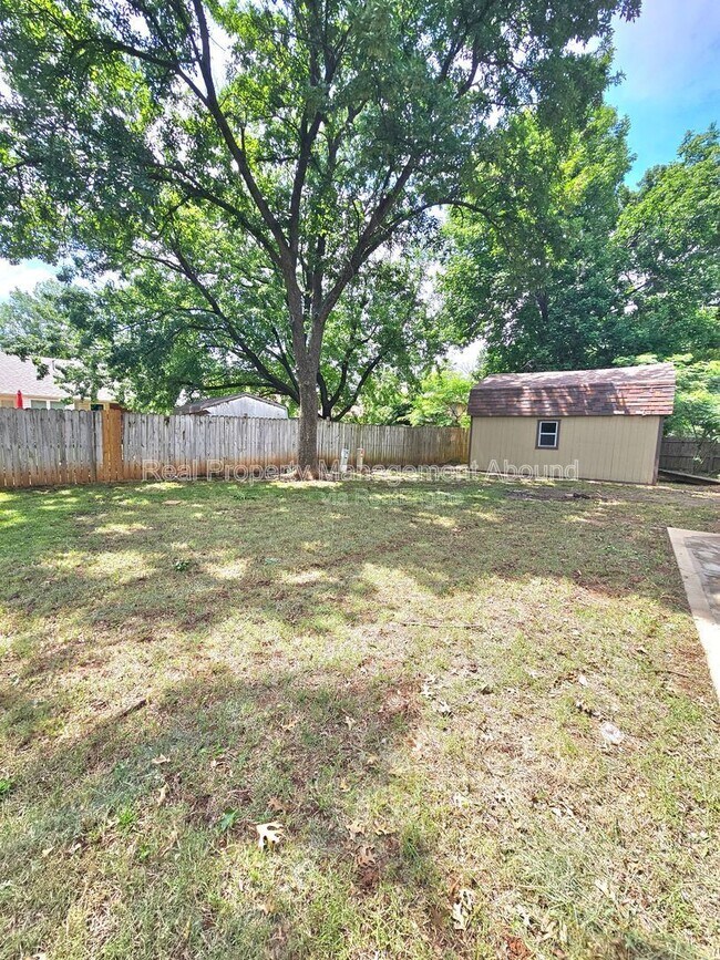 Photo - 1811 W Gulfport Cir