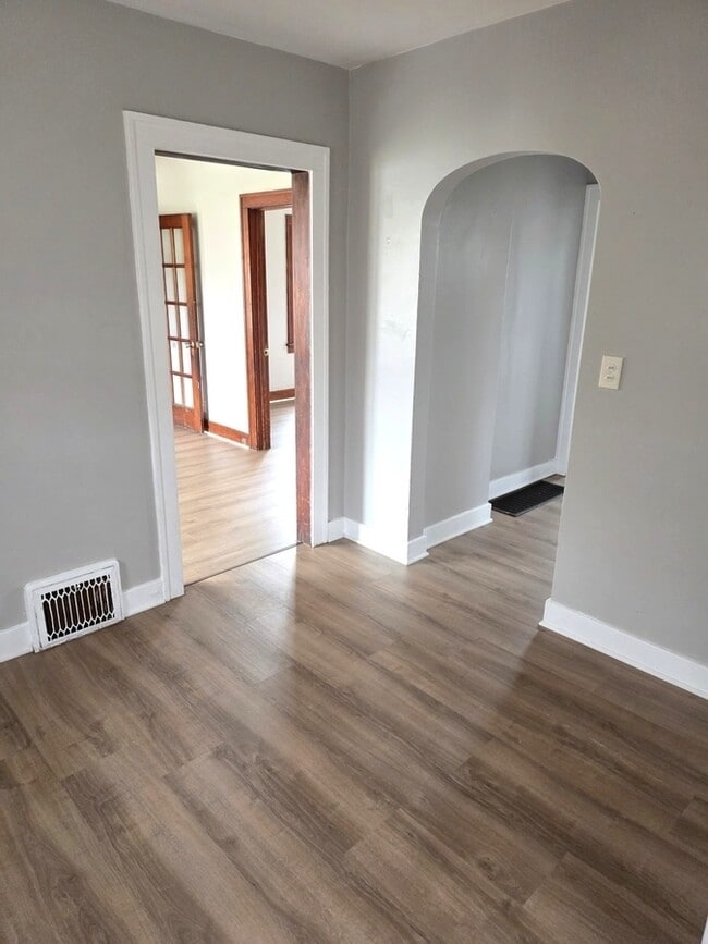 Photo - 972 Scott St