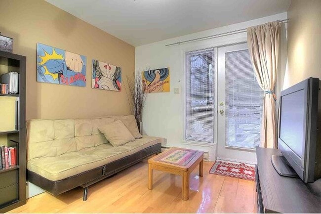 Photo - 1260 Rue Sainte-Élisabeth Unit Sainte-Elisabeth