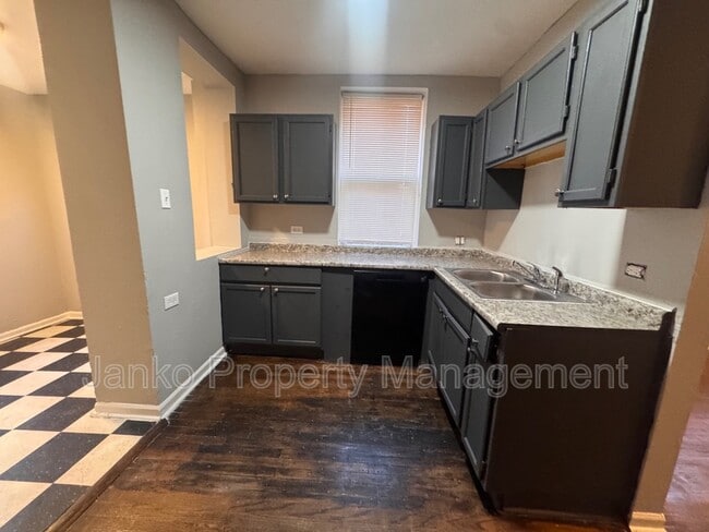 Photo - 5903 W Huron St