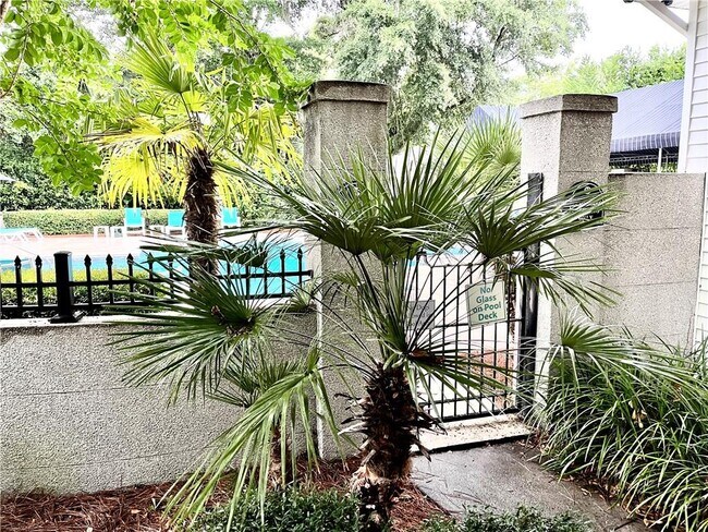 Photo - 906 W Island Square Dr