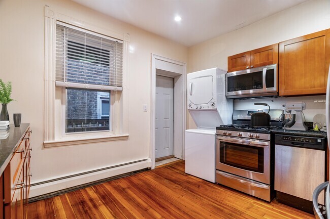 Building Photo - 126 Day St Unit 4 Rental