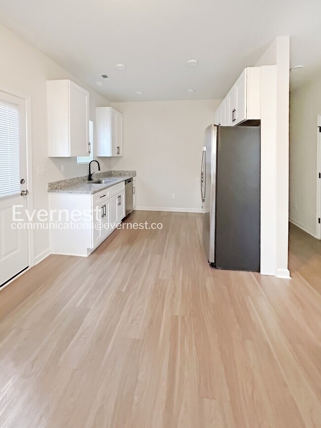Photo - 3 Bed/2 Bath Home with Off-Street Parking / Pet-Friendly / Vouchers Accepted / Coming Soon!