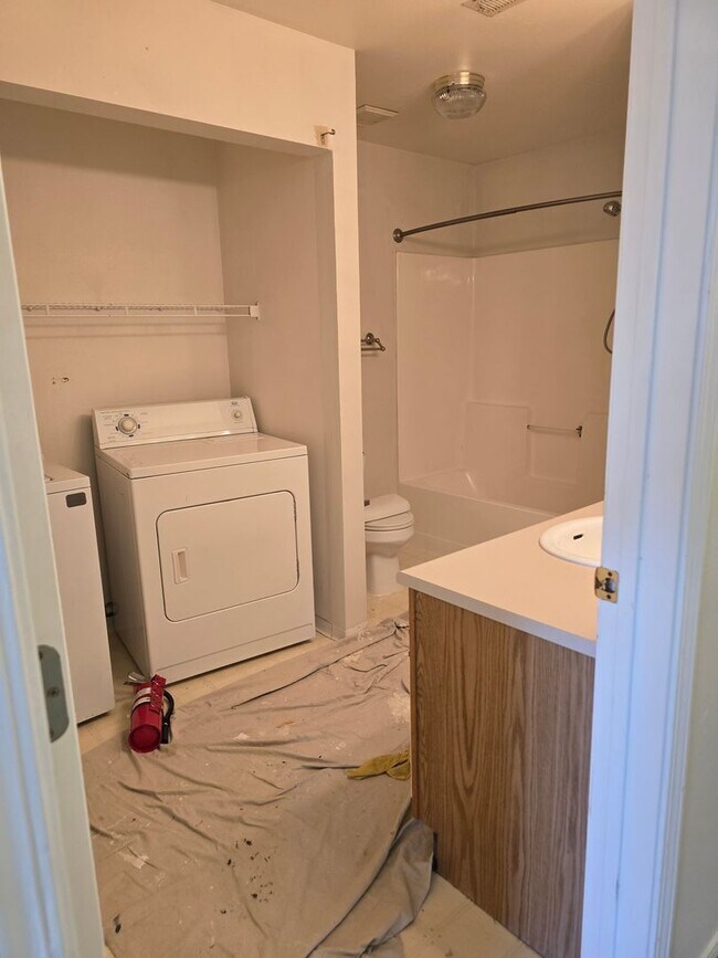 693 Paradise Pl Unit 202
