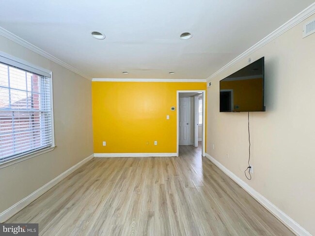 Building Photo - 2102 Suitland Terrace SE Unit 201