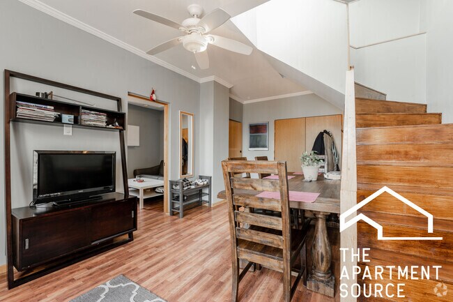 Building Photo - 3036 N Seminary Ave Unit 3 Rental