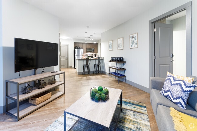 2 BR, 2 BA - C, 907 SF