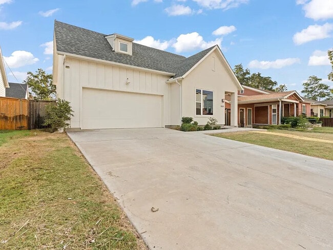 Photo - 2825 Townsend Dr