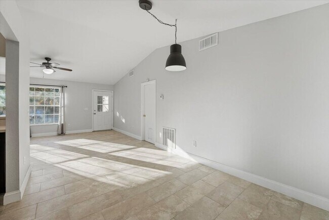 Photo - 1037 Chambord Ct