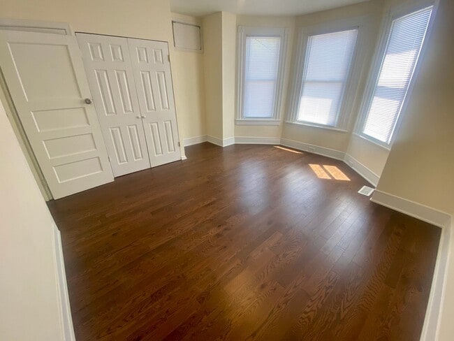 Photo - Newly Renovated 4BED 1.5BTH / Stainless Steel Appliances & Washer/Dryer Hookup!