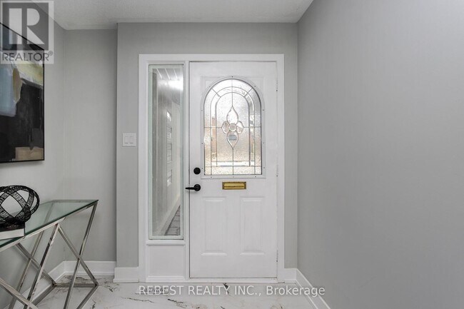 Photo - 92 Lillian Crescent