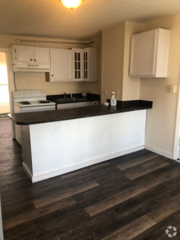 Building Photo - 13 Moores Ct Unit 2 Rental